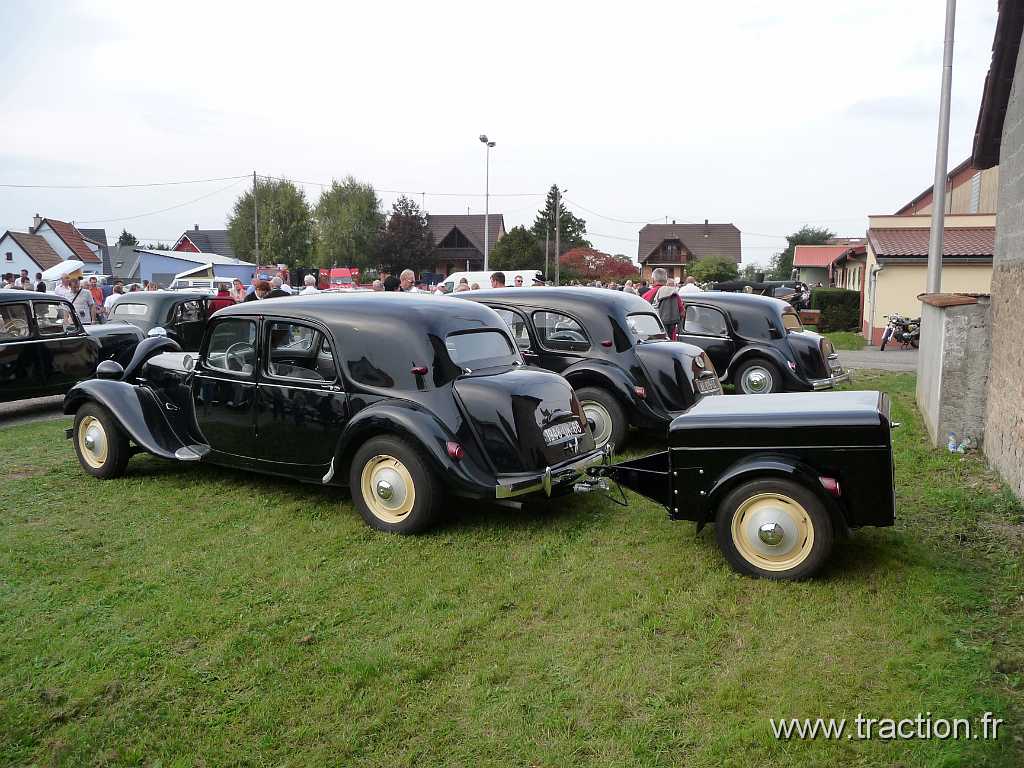 2014_Rustenhart (71).JPG - 34ème Randonnée Internationale des Vendanges organisée par le CVAAM, Traction 11B de 1954 et remorque Kiva